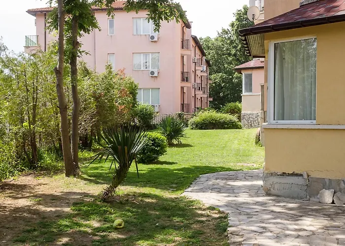 Golden Sands 1bd By Flat Mаnager Apartment